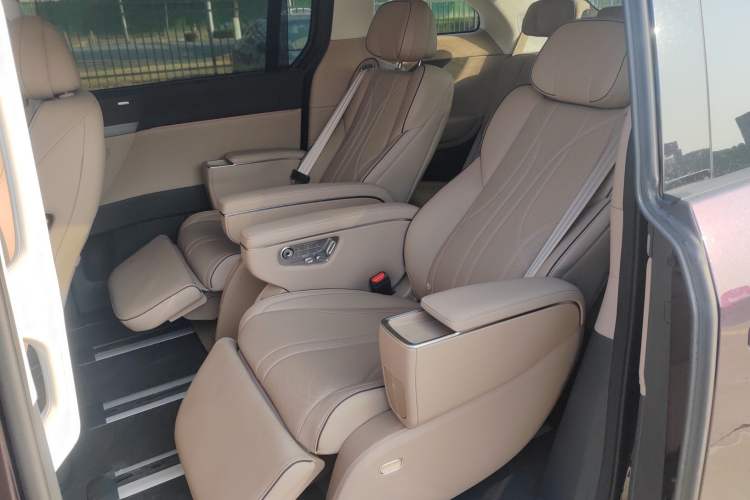 Used XPeng X9 2025 650 Long-Range Max
