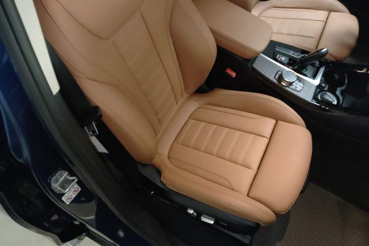 Used BMW X3 2020 xDrive28i Luxury Package Right Front Seat