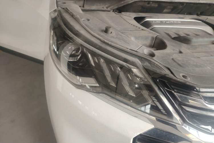 Used SAIC MAXUS G50 2019 1.5T Automatic Elite Edition China V Standard Right Front Headlight