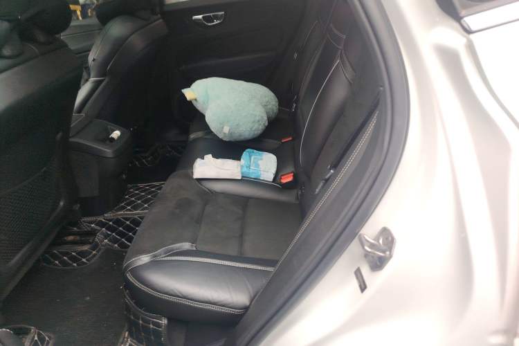 Used Volvo XC60 2019 T5 4x4 Smart & Dynamic Sport Edition China VI Standard