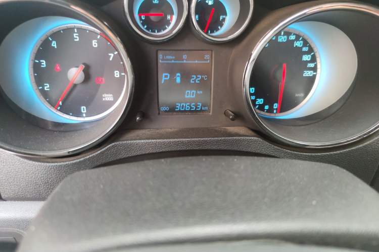 Used CHANGAN CS35 2014 1.6L Automatic Luxury Model China IV Standard
