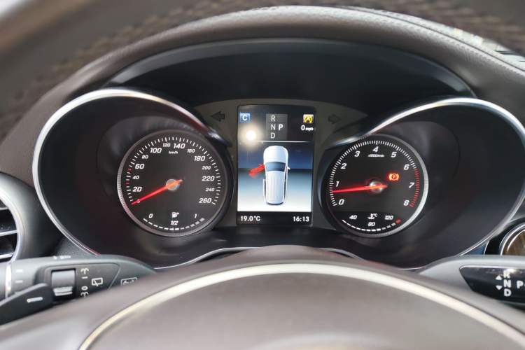 Used Mercedes-Benz GLC 2018 Facelift GLC 260 4MATIC Luxury Edition Instrument Cluster