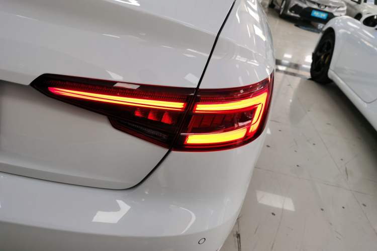 Used Audi A4L 2018 30th Anniversary Edition 40 TFSI Trendy Model
