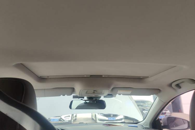 Used Roewe i6 2017 20T Automatic Internet ZhiZun Edition