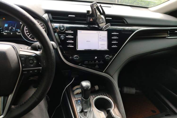 Used Toyota Camry 2018 2.0G Luxury Edition
