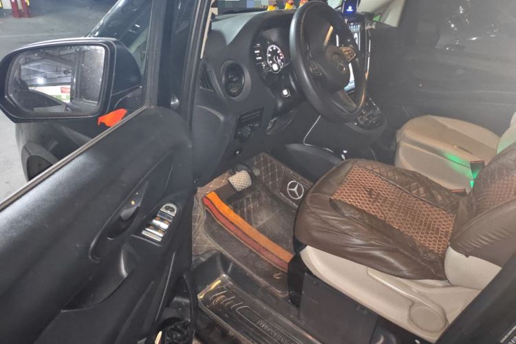 Used Mercedes-Benz Vito 2016 2.0T Elite Edition Driver Seat