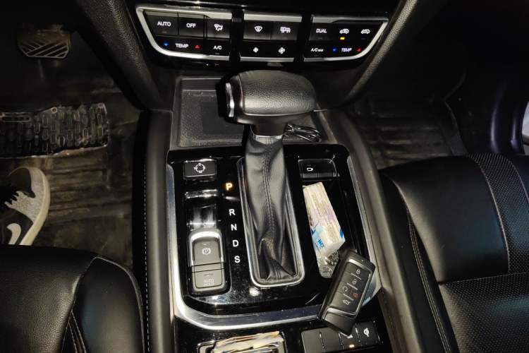 Used GAC Trumpchi GS7 2017 320T Two-Wheel-Drive Luxury Smart Connectivity Model
