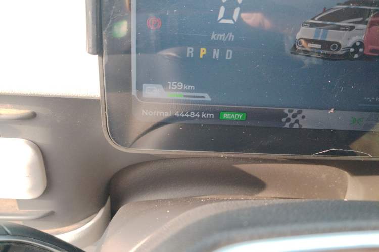 Used SAIC MAXUS Dana V1 2024 V1 Short Wheelbase Low-Roof Multi-Function Version (51 kWh)