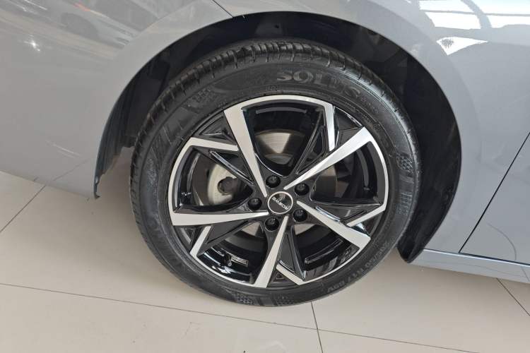 Used Roewe i5 2023 1.5L CVT Luxury Edition
