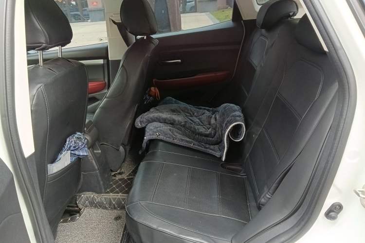 Used Haval H2s 2018 Red-Label 1.5T Dual-Clutch Elite Model Left Rear Seat