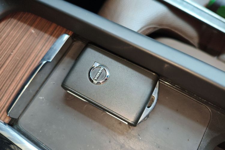 Used Volvo XC60 2025 B5 Four-Wheel Drive Smart & Advanced Luxury Edition