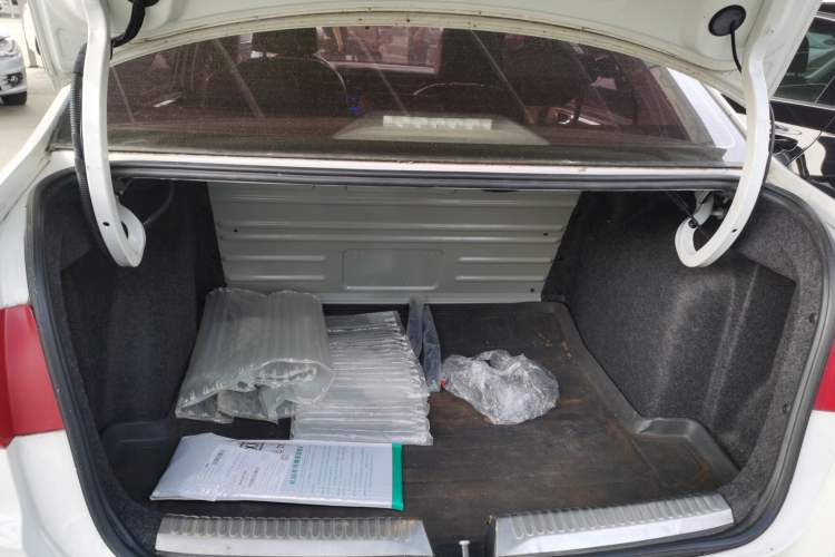 Used Volkswagen Santana 2016 1.6L Manual Comfort Edition
