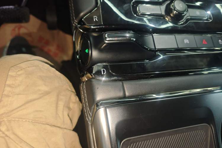 Used Nio ES8 2020 415 km Signature Edition 6-Seater Version Gear Lever