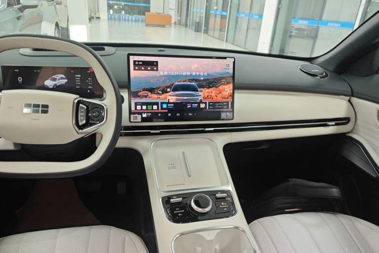 Used Geely Galaxy Galaxy Xingjian 7 EM-i 2025 120km Exploration+ Version