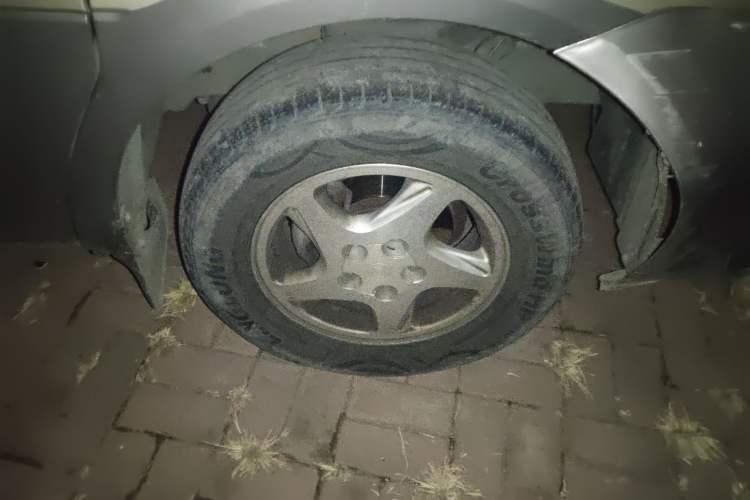 Used FORTHING Lingzhi 2016 M3 1.6L 7-Seater Luxury Model China IV Standard Right Front Wheel Hub