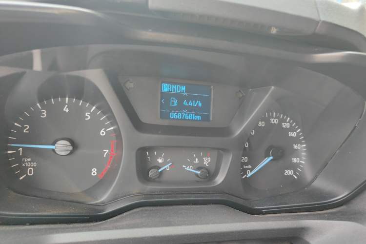 Used Ford Transit 2020 2.0T Gasoline Automatic Multi-Function Commercial Vehicle Mid-axle Low-roof Design with Dual Rear Doors Meeting China VI Emission Standards