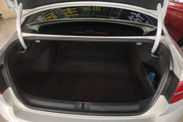 Used Volkswagen Magotan 2017 330TSI DSG Leading Model Trunk