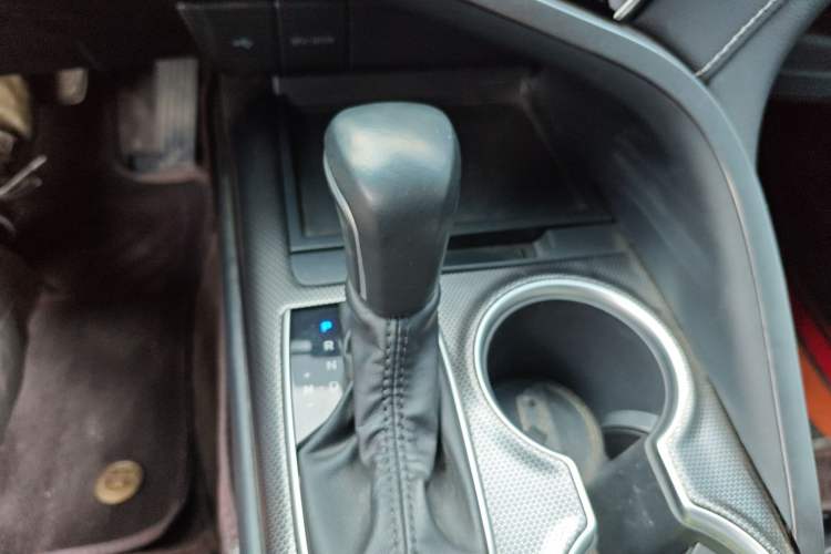 Used Toyota Camry 2021 2.0S FENGSHANG Edition Gear Lever