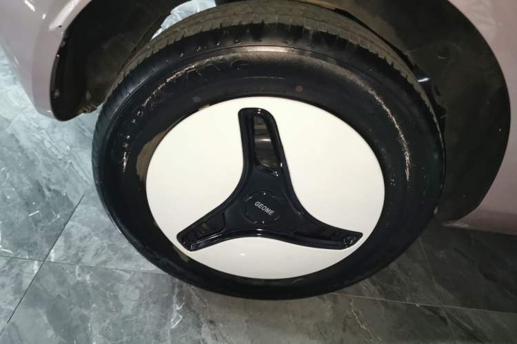 Used Geely Galaxy Panda 2023 Panda Mini 200km Endurance Bear Right Rear Wheel Hub