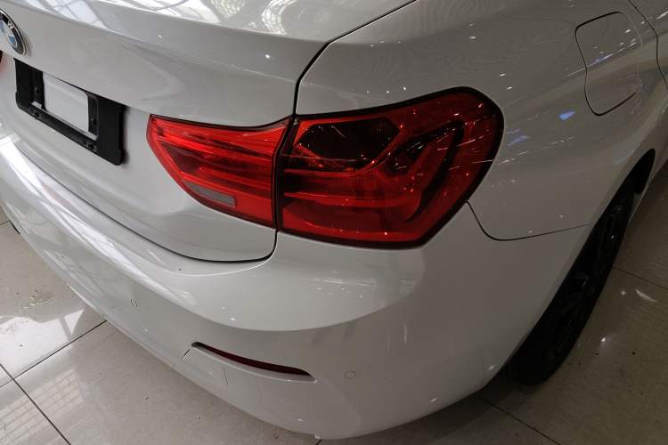 Used BMW 1 Series 2017 118i Fashion Model Exterior 3