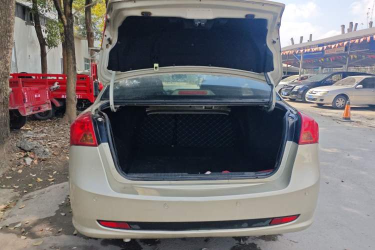 Used Buick Excelle 2015 1.5L Manual Classic Trim