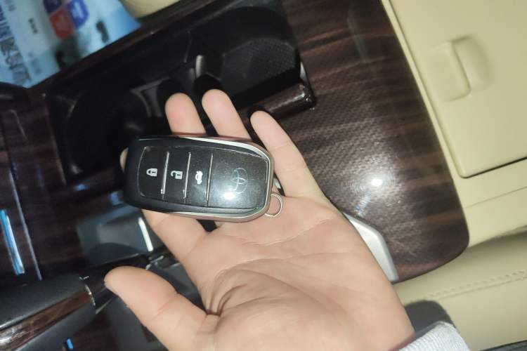 Used Toyota Camry 2015 Dual-Engine 2.5 HG Luxury Navigation Edition