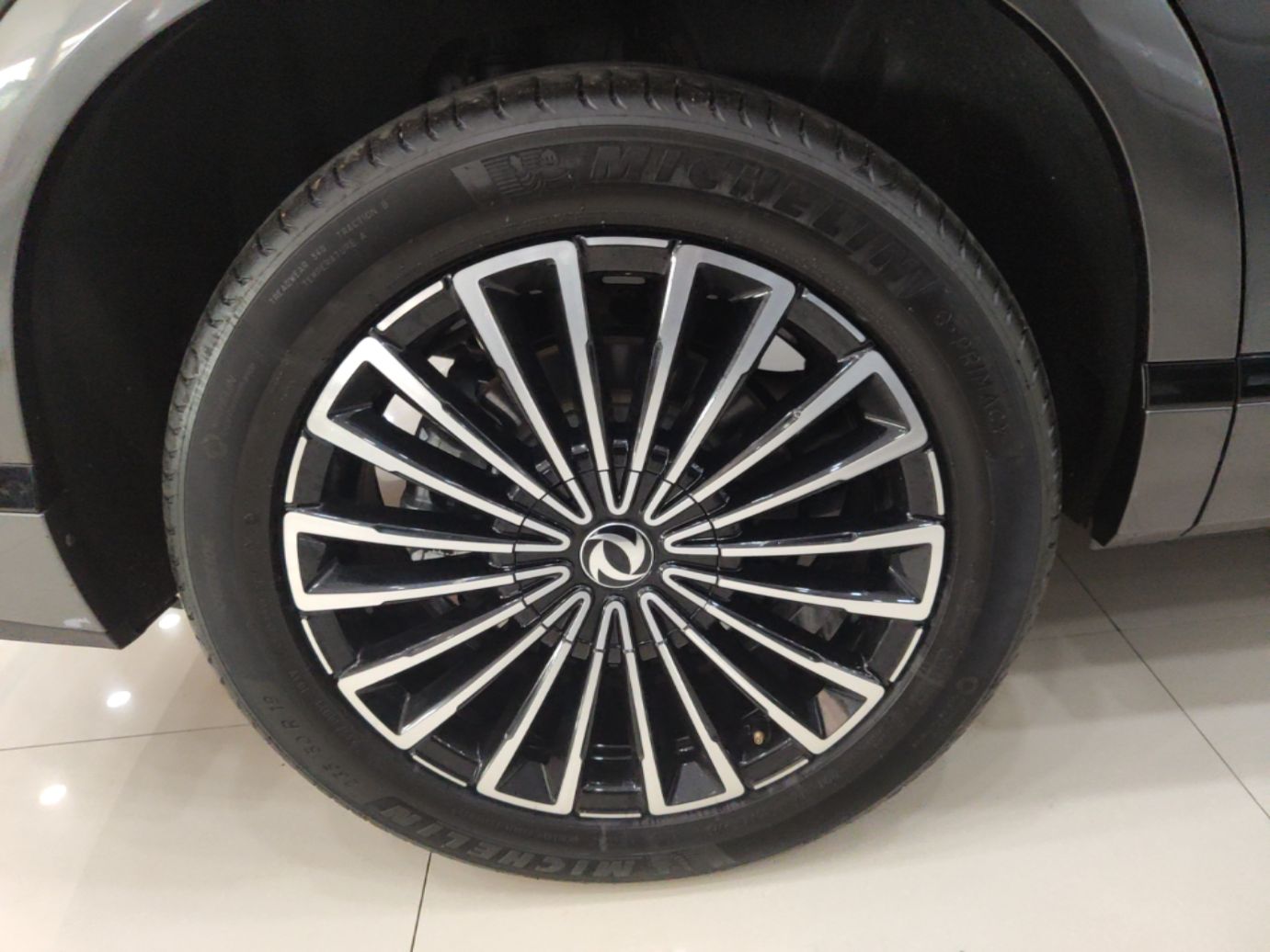 Dongfeng Aeolus L8 2025 Model 185KM Ideal Edition — снимка 11