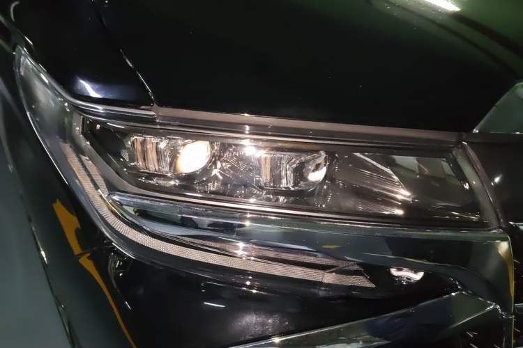 Used Toyota Alphard 2021 Dual-Engine 2.5L Prestige Edition