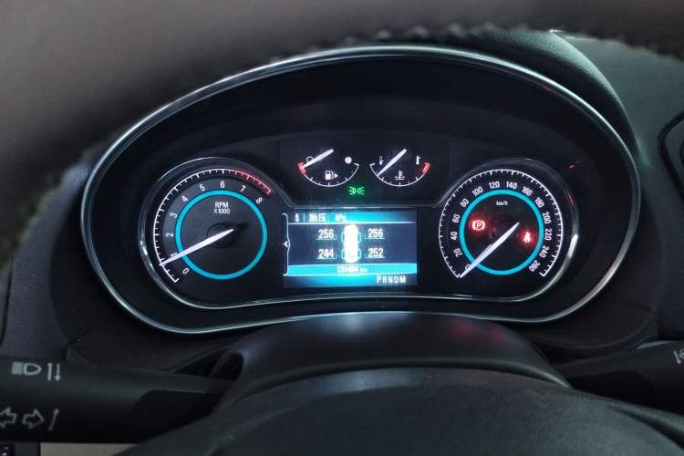 Used Buick Regal 2015 2.0L Elite Fashion Edition Instrument Cluster