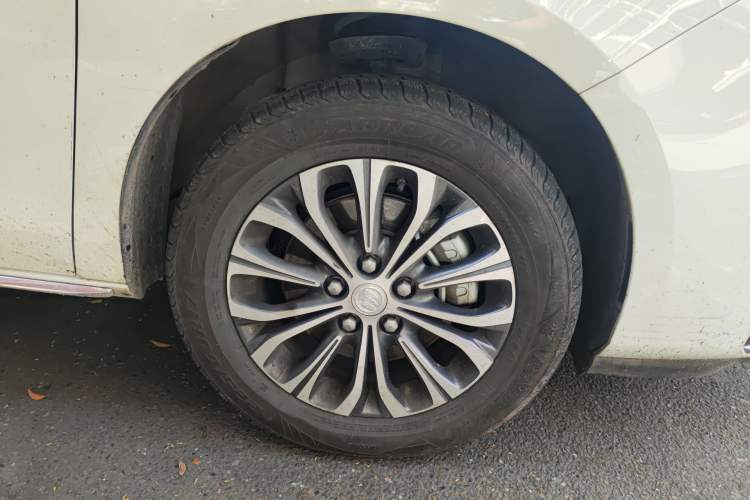 Used Buick GL8 2023 Land Executive Class Smart Enjoyment Model
