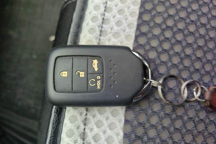 Used Honda Civic 2016 220TURBO CVT Luxury Edition Vehicle Key