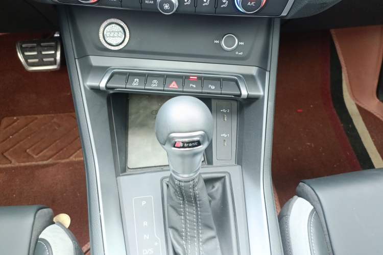Used Audi Q3 2024 35 TFSI Fashion Dynamic Edition Gear Lever