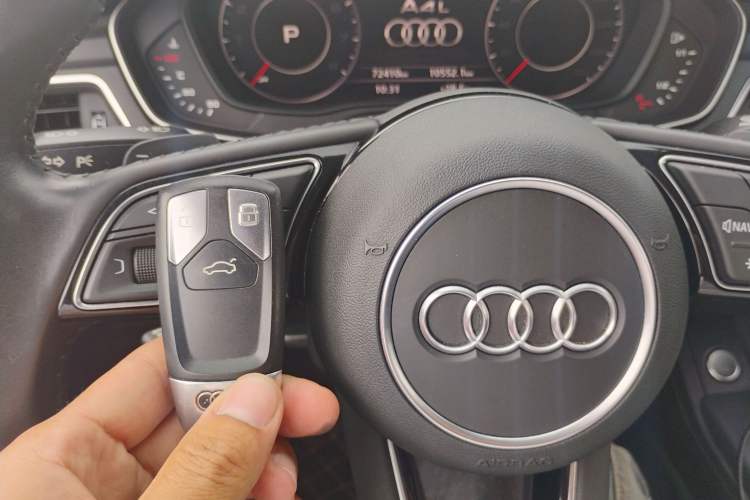 Used Audi A4L 2018 30th Anniversary Edition 40 TFSI Fashion Model Vehicle Key