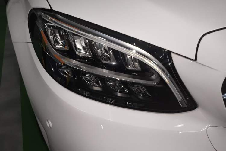 Used Mercedes-Benz C-Class 2021 C 260 L Sport Edition Star Collection Right Front Headlight