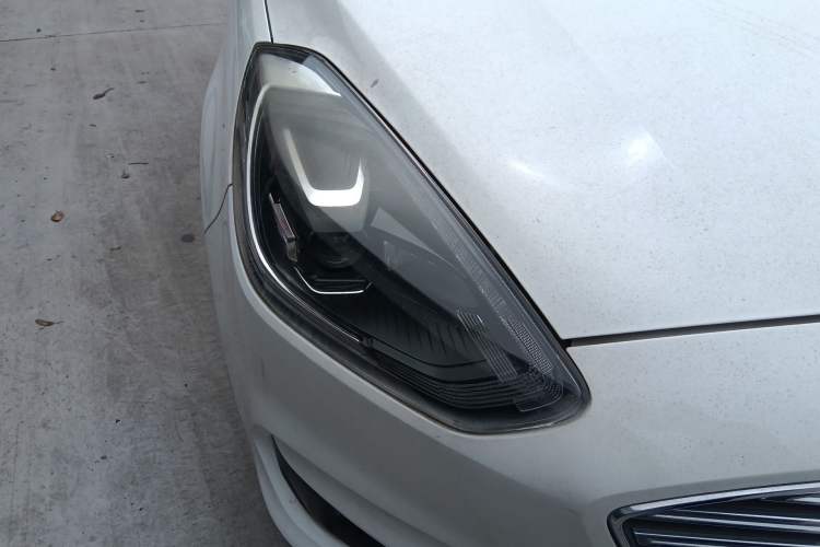 Used Ford Escort 2019 Revised Version 1.5L Automatic Enjoyment Type China VI Standard Right Front Headlight