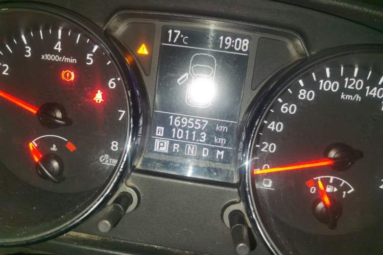 Used Nissan Qashqai 2011 2.0 XL Fire CVT 2WD Odometer Close Up