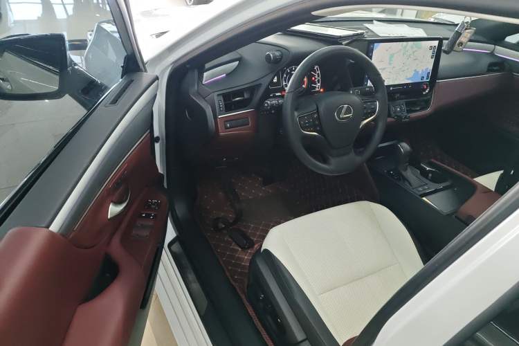 Used Lexus ES 2025 200 Premium Edition
