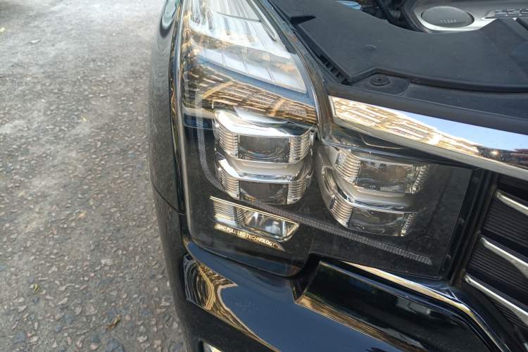 Used GAC Trumpchi GS8 2017 320T Two-Wheel Drive Luxury Smart Connectivity Version (7 Seats) Right Front Headlight