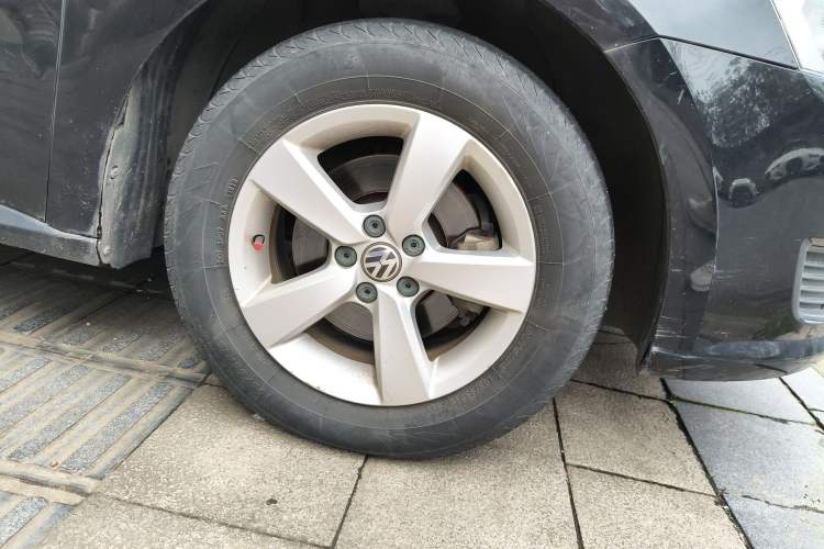 Used Volkswagen Lavida 2013 Revised Classic 1.6L Automatic Fashion Edition