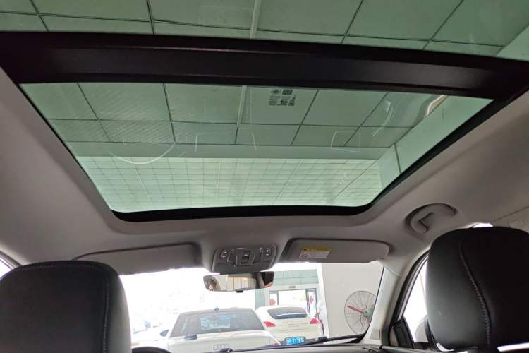 Used Roewe RX5 2025 PLUS 330TGI Automatic Trendsetting Smart Edition
