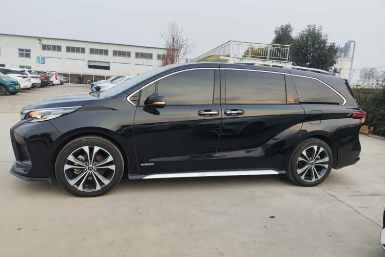 Used Toyota Granvia 2023 2.5L Hybrid Flagship VIP Edition