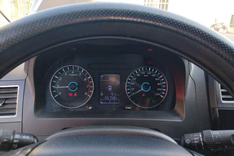 Used FORTHING Joyear XV 2015 1.6L CVT Comfort Model
