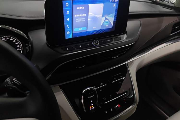 Used Buick GL8 2023 Land Executive Class Comfort Model