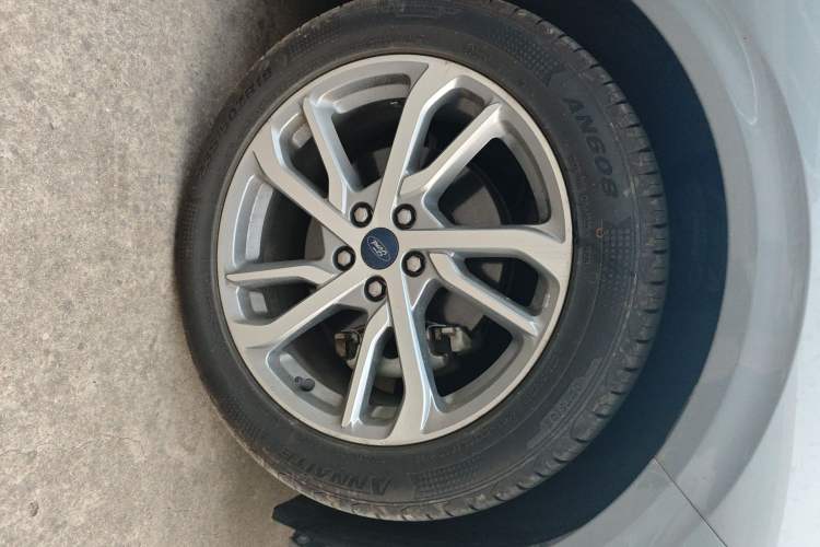 Used Ford Mondeo 2022 Restyled EcoBoost 245 Luxury Version Right Front Wheel Hub