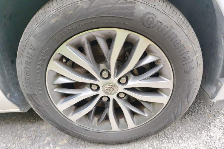 Used Buick GL8 2017 ES 28T Flagship Model China V Standard Right Front Wheel Hub