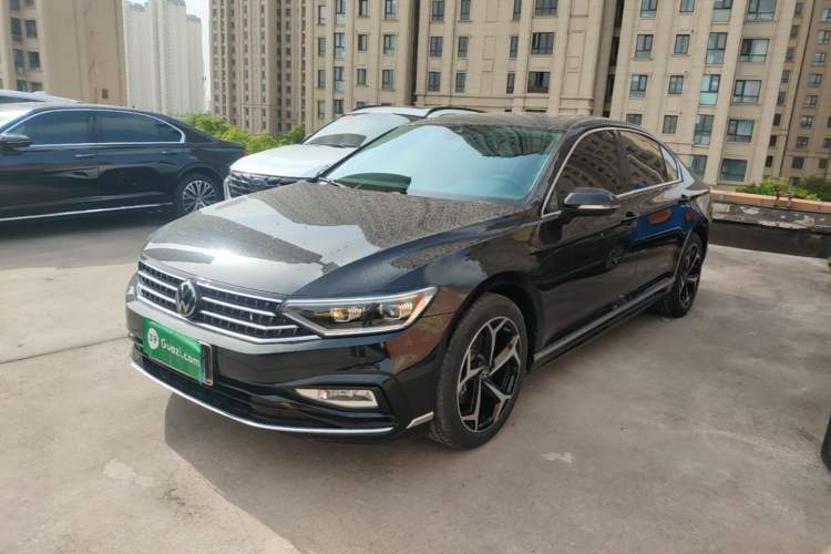 Used Volkswagen Magotan 2025 Zhongxiang Version 330TSI DSG Luxury Edition