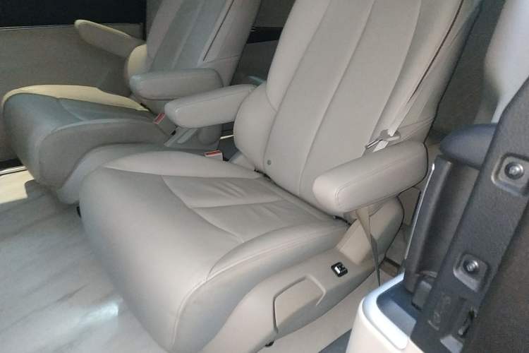 Used Buick GL8 2020 Land Business Class 652T Premium Model
