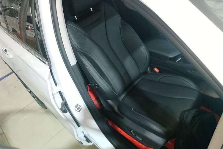 Used Geely Auto Monjaro L 2023 2.0TD High-Power Automatic Two-Wheel Drive Flagship Version
