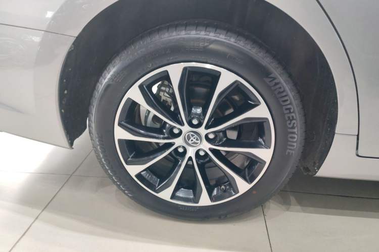 Used Toyota Avalon 2022 Dual-Engine 2.5L Luxury Edition