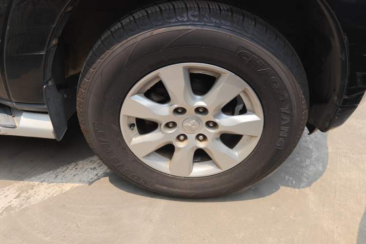 Used Mitsubishi Pajero 2014 3.0L Elite Edition Right Front Wheel Hub